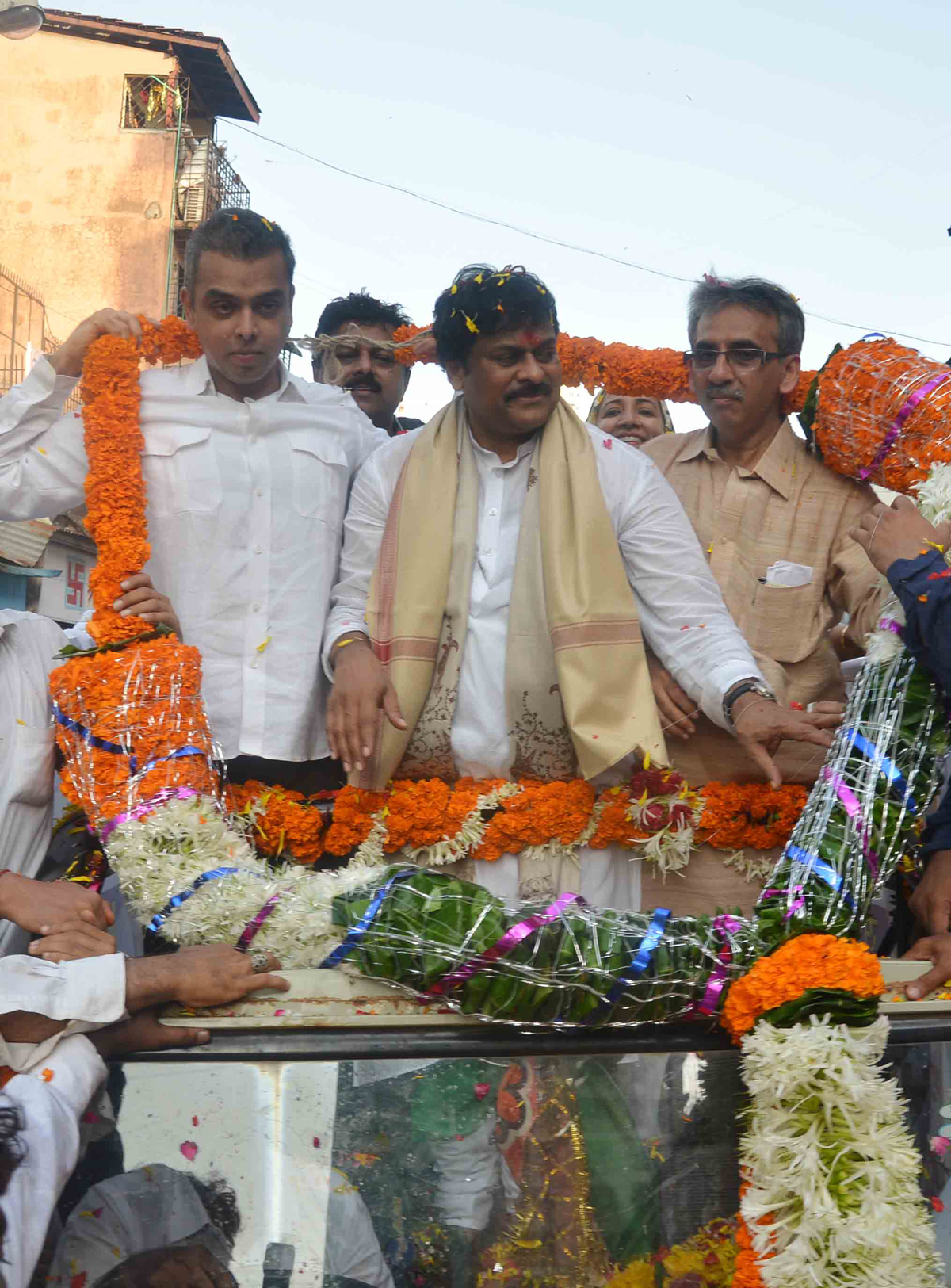UNION MINISTER OF TOURISM DR. K. CHIRANJEEVI & MINISTER OF STATE FOR SHIPPING & MP. MILIND DEORA IN RALLY AT KAMATHIPURA.