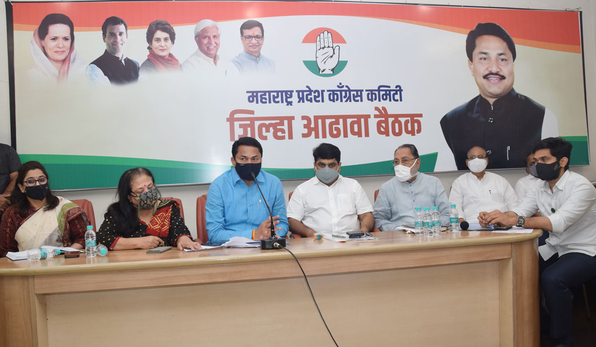 MPCC President Nanabhau Patole & Minister Satej (bunty) Patil Meeting at Gandhi Bhavan Tanna House.