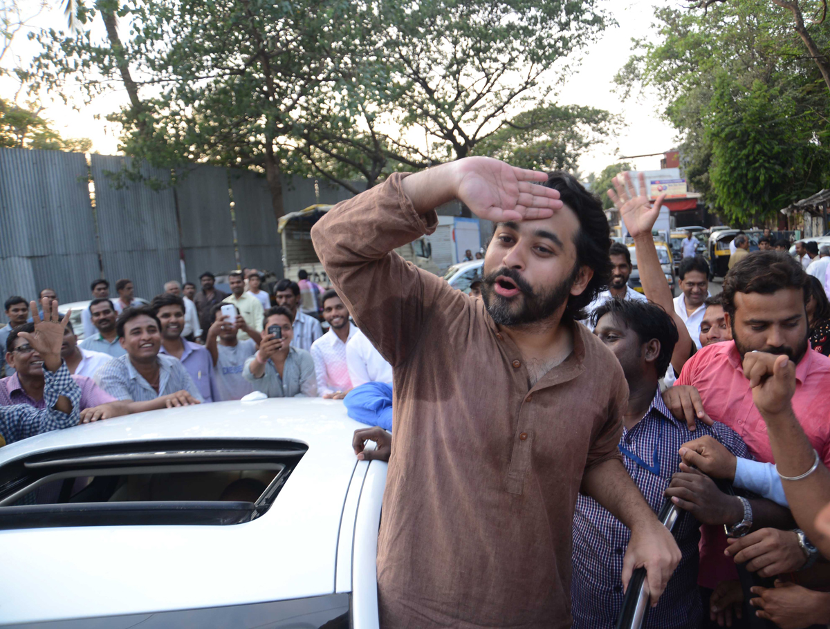176-Bandra(E) Assembly Constituency Congress-NCP Candidate Narayanrao Rane's  Son Ex.MP Dr.Nilesh Rane on End Of Election Day Thanks to all Voter's & Party Workers at Bandra.