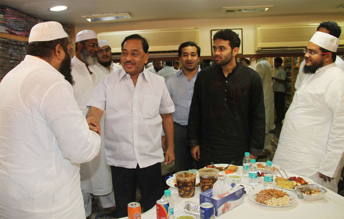 MINISTER NARAYANRAO RANE & SWABHIMAN SANGHTANA PRESIDENT NITESH RANE ATTENDS ROZA IFTAR PARTY AT COLABA.