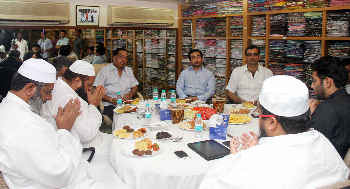 MINISTER NARAYANRAO RANE & SWABHIMAN SANGHTANA PRESIDENT NITESH RANE ATTENDS ROZA IFTAR PARTY AT COLABA (