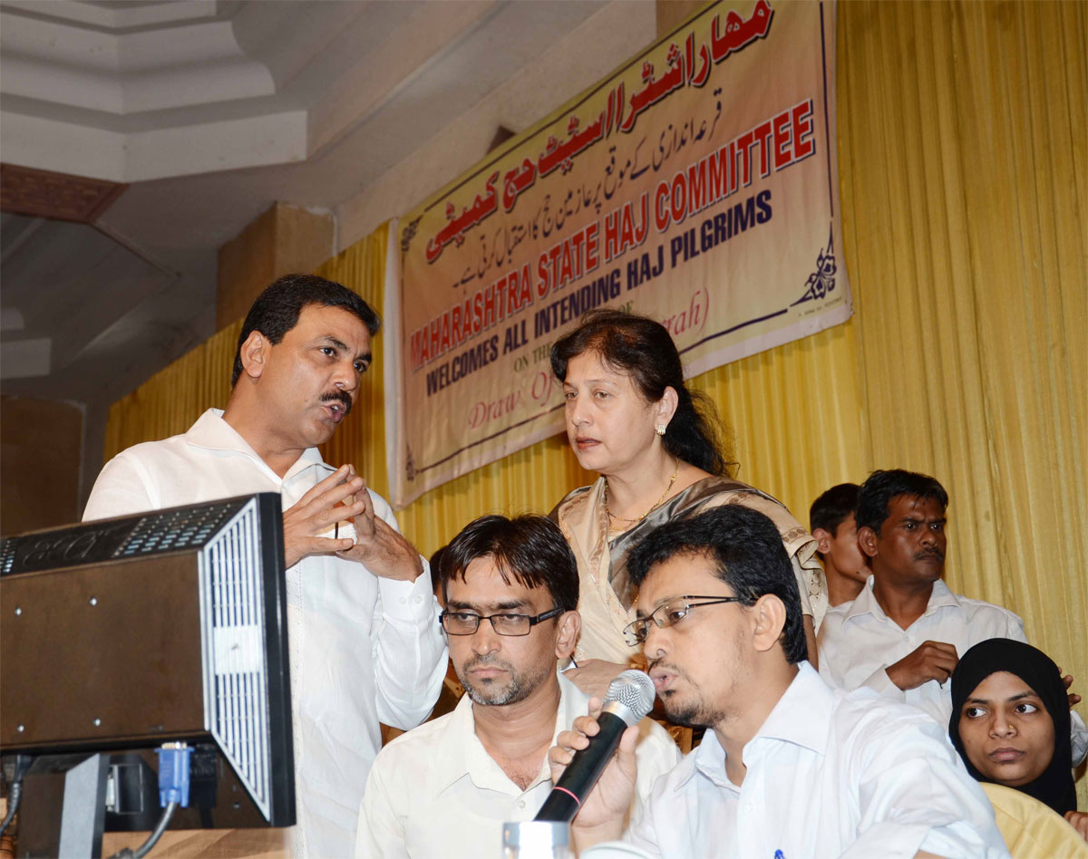 MINISTER. NASIM KHAN & MINISTER FAUJIYA KHAN AT HAJ HOUSE ON OCCASION DRAW OF LOTS (QURRAH) FOR HAJ PILGRIMS.