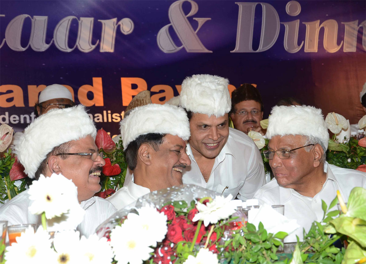 ROZA-E-IFTAR & DINNER BY NCP CHIEF & UNION MINISTER SHARAD PAWAR AT HAJ HOUSE.