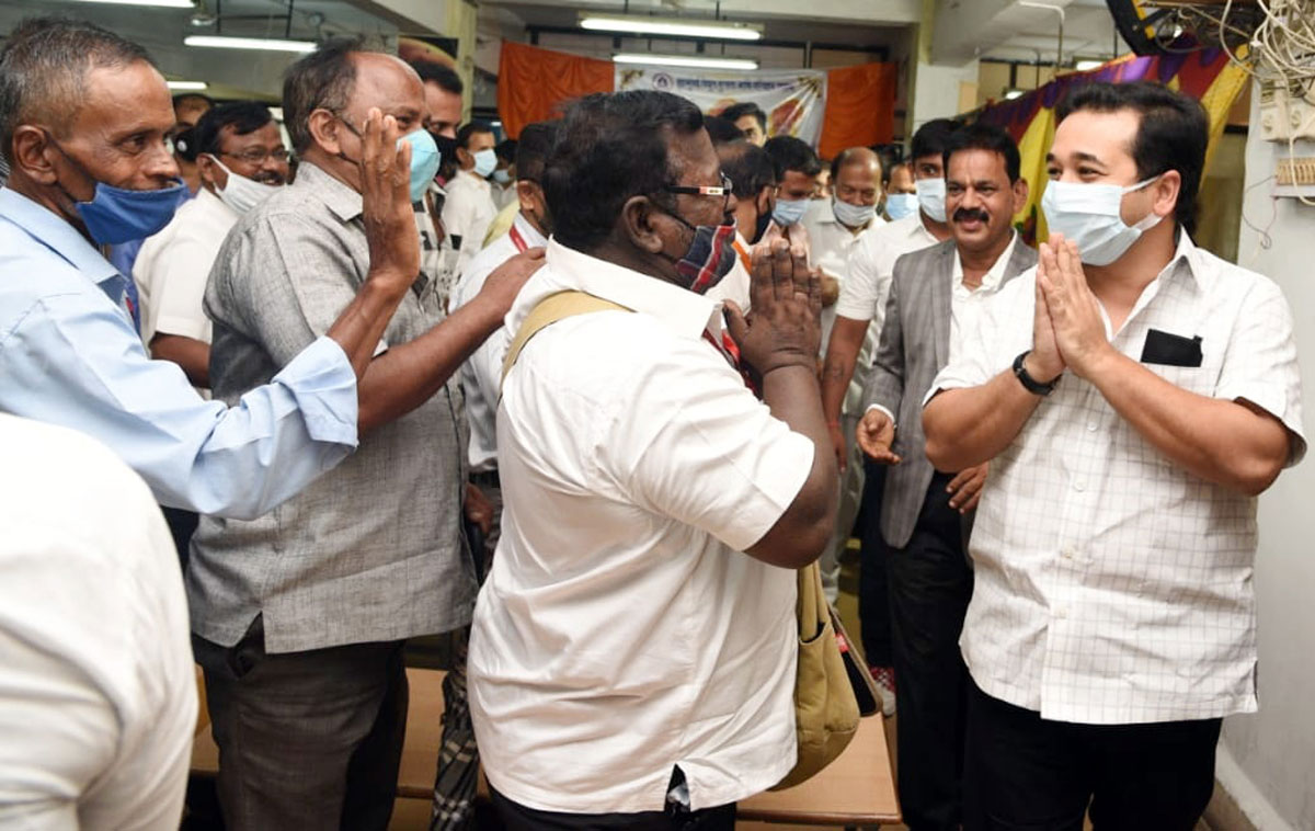 BJP MLA Nitesh Rane visit Wadala-Dadar Best Depot.