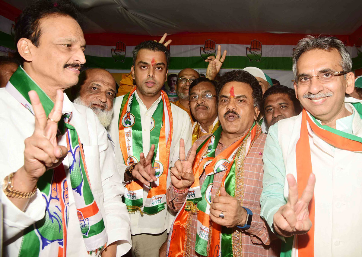 Mumbai Congress President Sanjay Nirupam & Ex.Min.& South Mumbai Congress Party Leader Milind Deora during Election Campaign & Candidates Election OffIce Inauguration in South Mumbai.