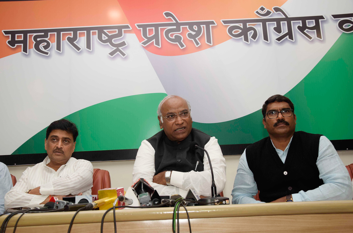 AICC GS & Maharshtra Incharge Mallikarjun Kharge. Press Conference at Gandhi Bhavan Tanna House.