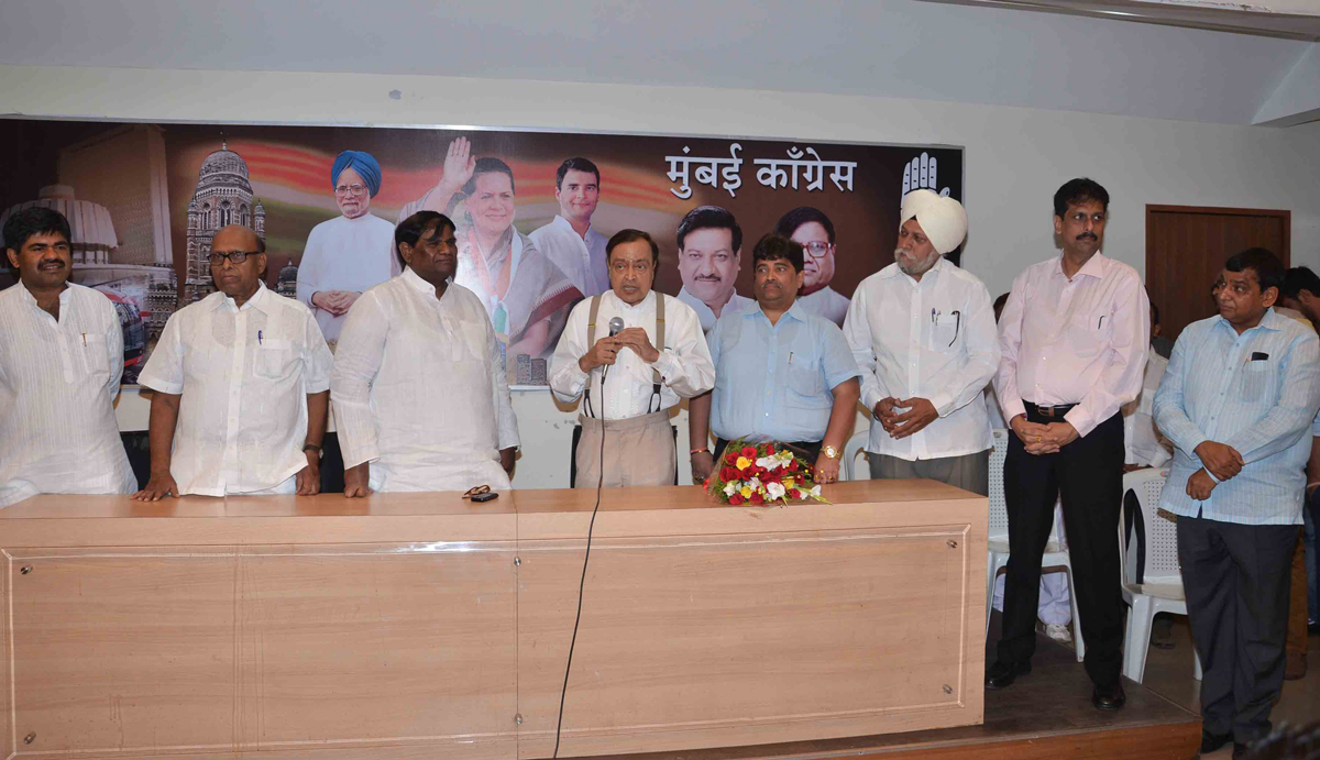 M.P. & EX UNION MINISTER MURLI DEORA VISIT AT MUMBAI CONGRESS RAJIV GANDHI BHAVAN AZAD MAIDAN.