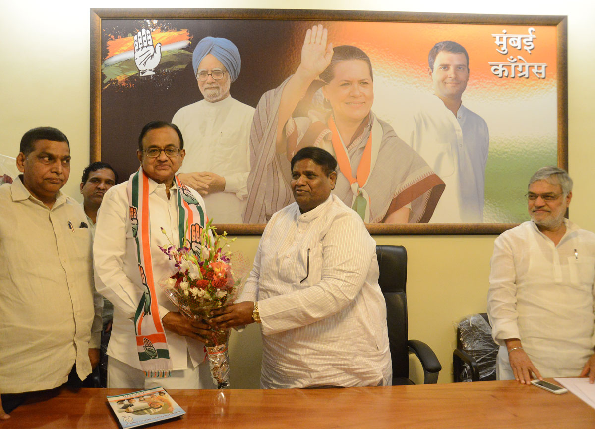 Press Confrence Of Ex.Union Minister P Chidambaram In Mumbai at Gandhi Bhavan.