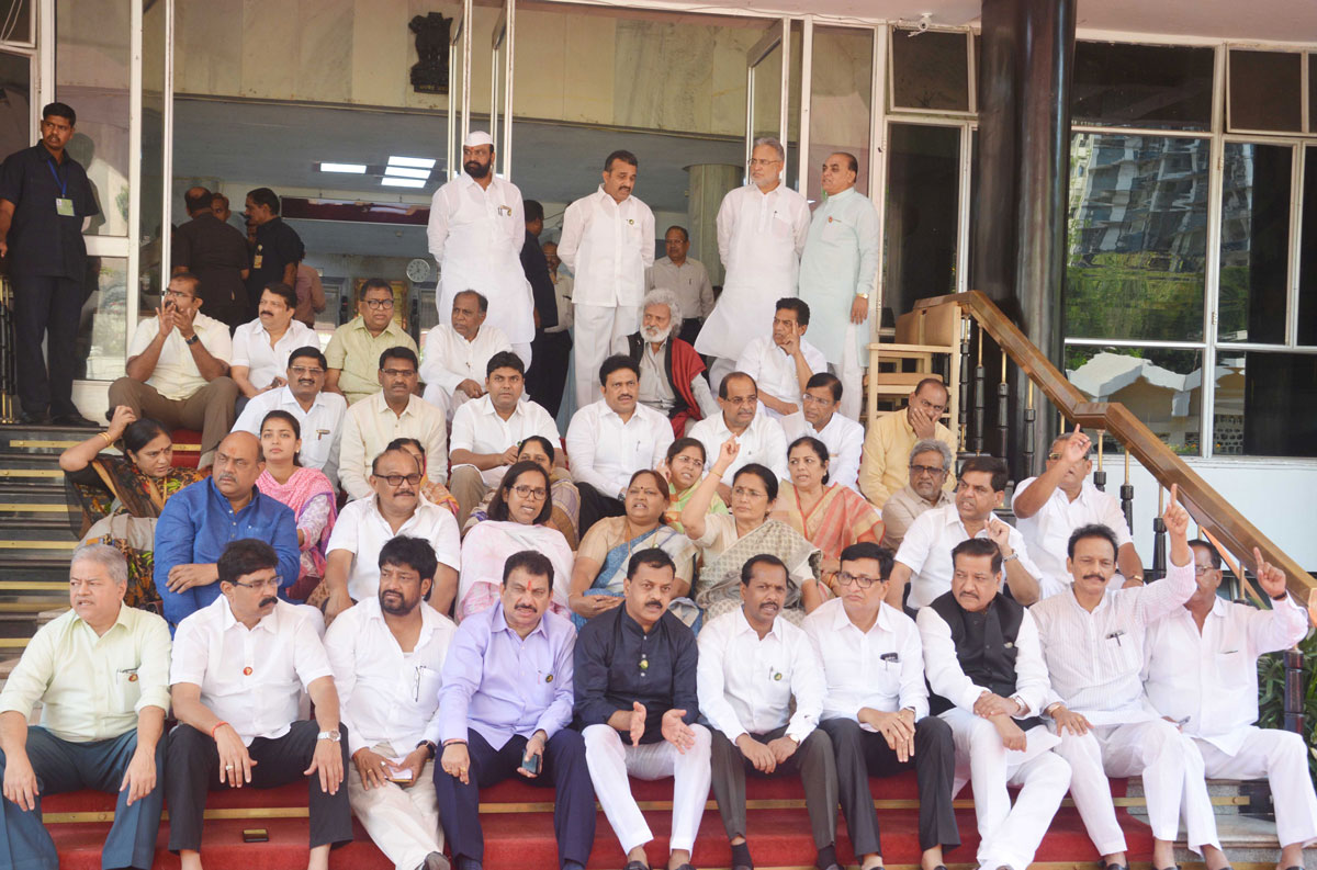 #Budget Session: Ruling Party & Opposition Party Leaders at Vidhan Bhavan Mumbai.