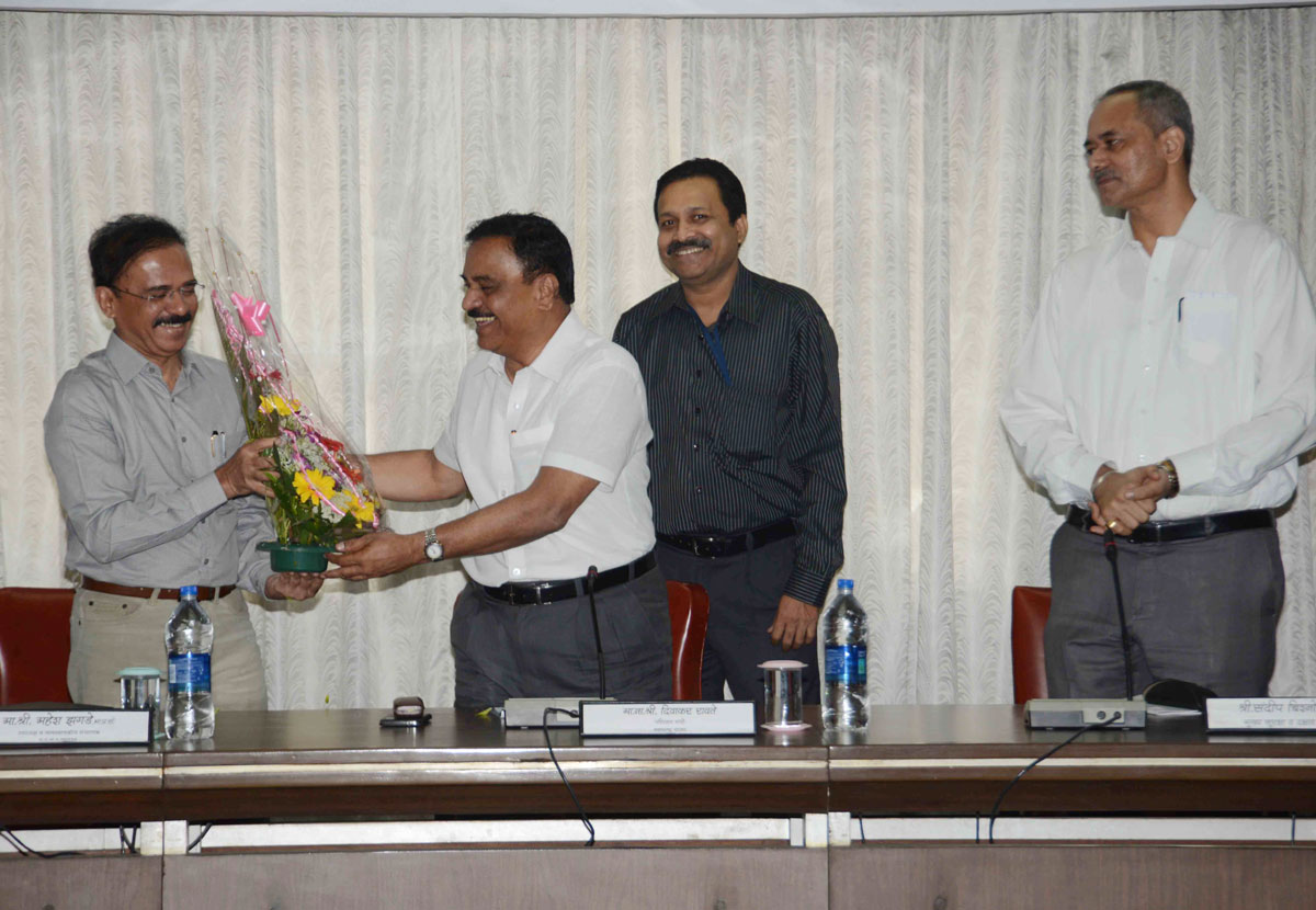 Minister Diwakar Rawate Visit StateTransport Chief Office Mumbai Central.