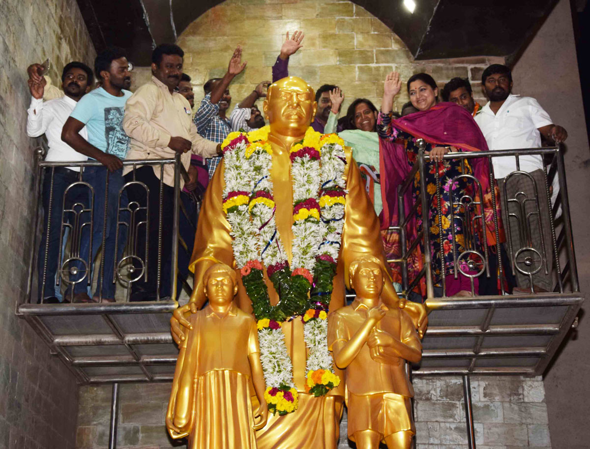 Congress Leader Varsha Gaikwad & Cine Star Khusboo Sunder during Election Campaign Rally at Dharavi in Mumbai.