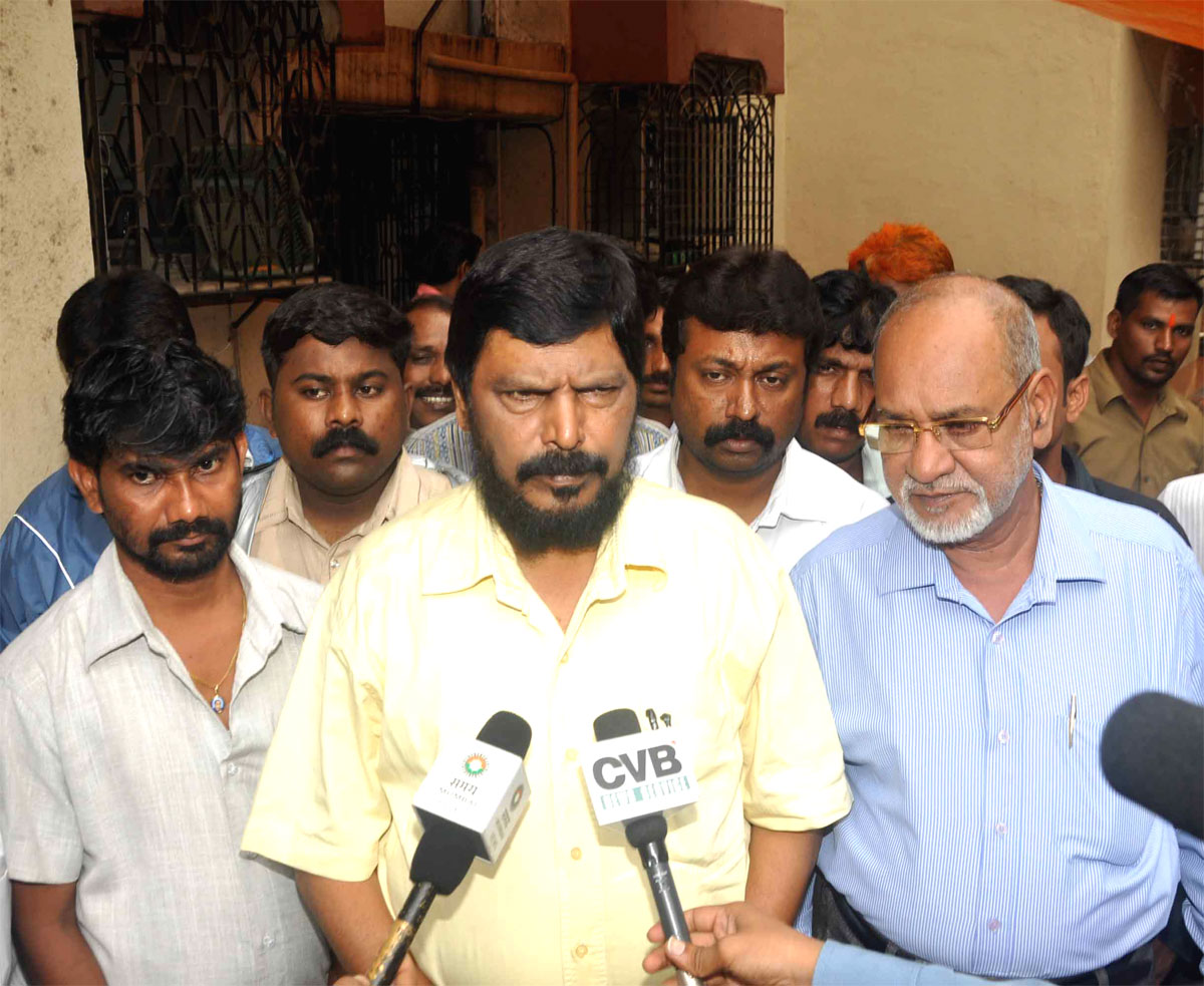RPI PRESIDENT RAMDAS ATHAWALE VISIT J DEY HOME GHATKOPAR.