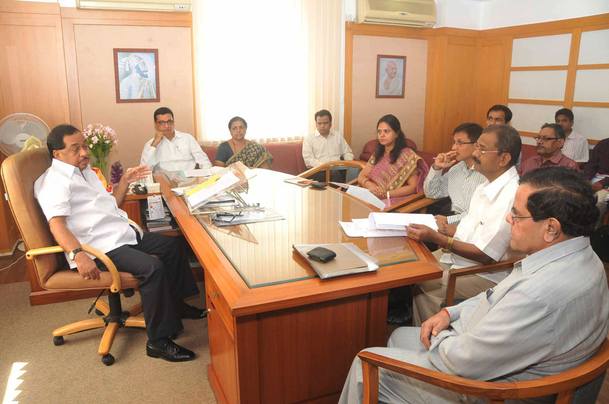 MINISTER NARAYAN RANE & MINISTER BALASAHEB THORAT IN MEETING AT MANTRALAY.