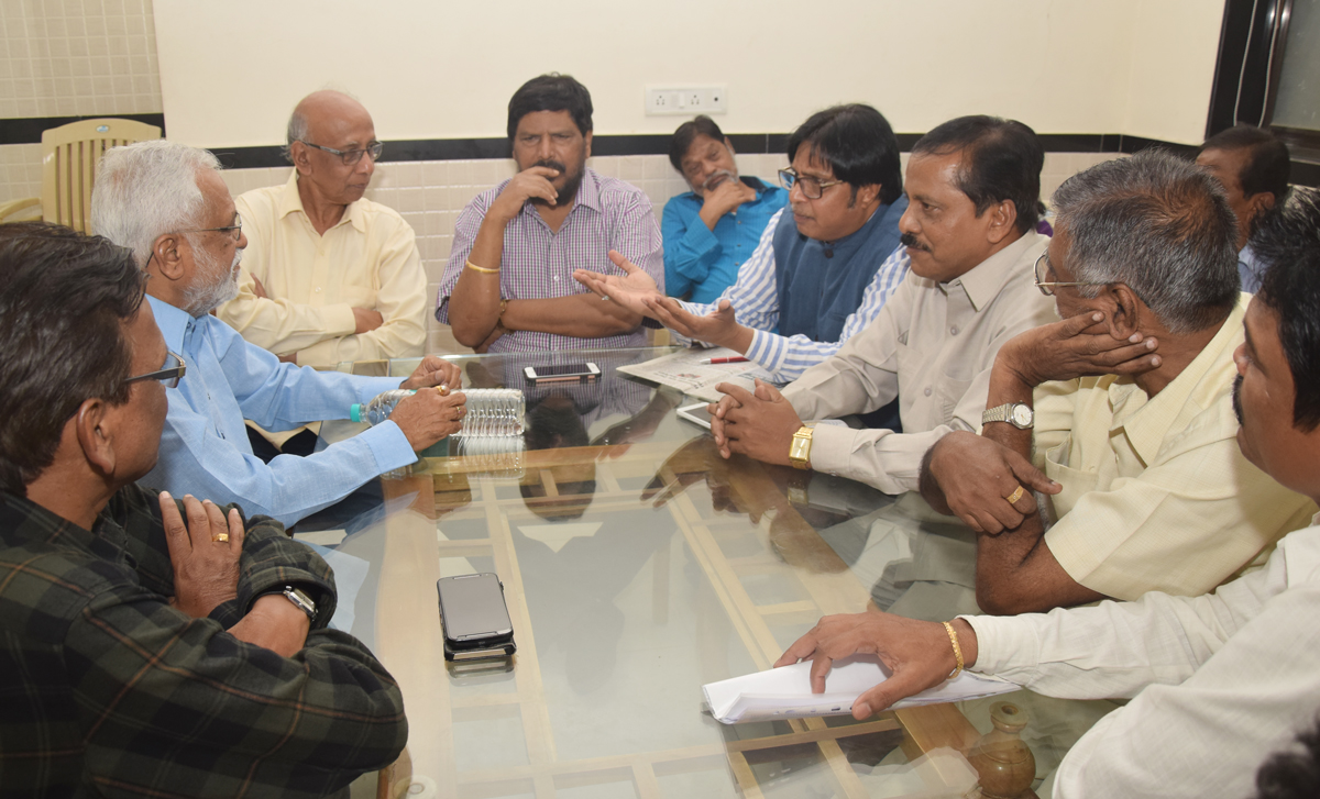 Dr.Rajendra Gawai National Gen.Sec.Republican Party of India Meets Social Justice & Empowerment MOS Hon'ble Ramdas Athawale at PWD Guest House Kalanagar Bandra.