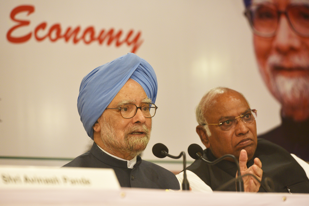 MPCC & MRCC Organised Interaction Session of Former PM Manmohan Singh WORD OF WISDOM ON INDIAN ECONOMY  at Garware Club Wankhede Stadium in Mumbai.