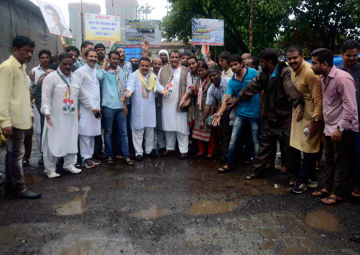 Mumbai Congress President Sanjay Nirupam during North-West Mumbai District Congress Jan Jagruti Padyatra at Jogeshwari.