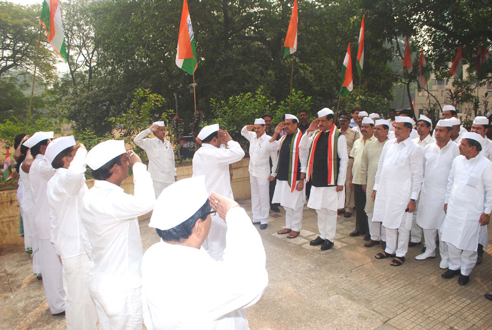MUMBAI CONGRESS CELEBRATES 125 YEAR OF FOUNDATION OF INDIAN NATIONAL CONGRESS AT MUMBAI TEJPAL HALL.