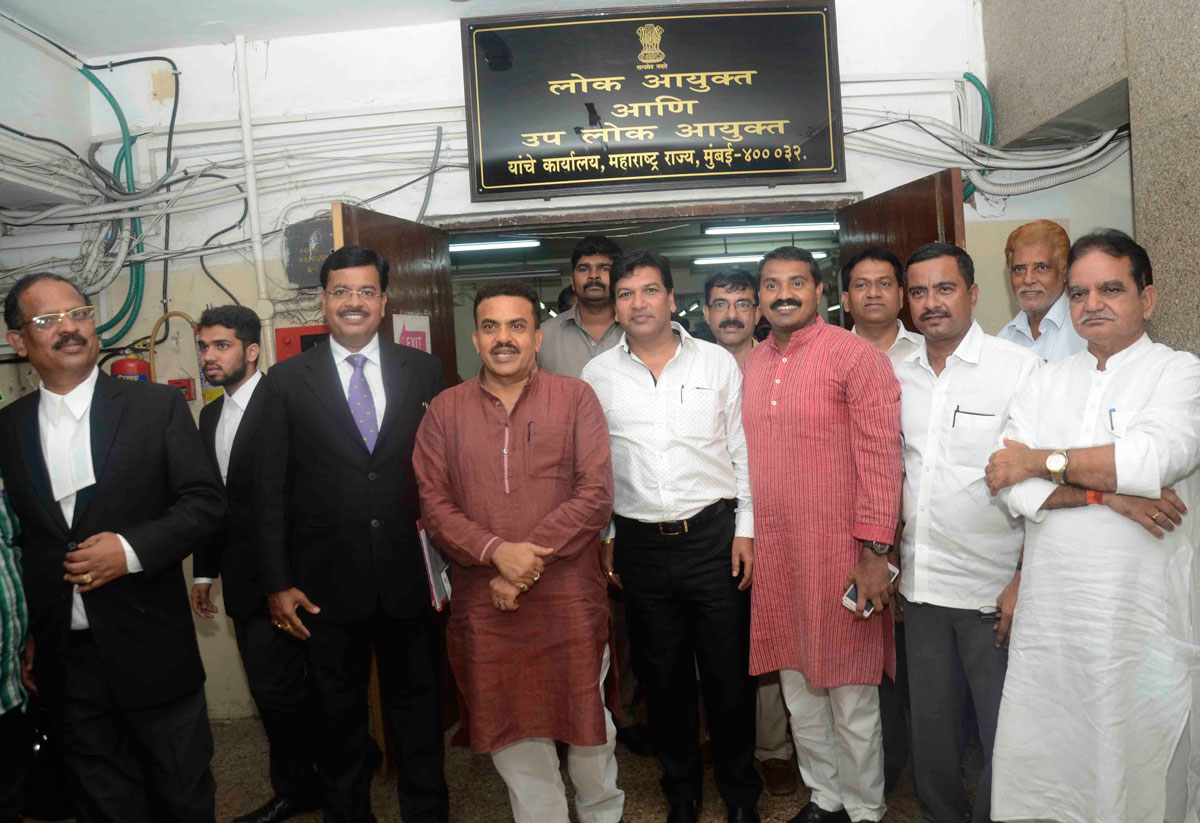MRCC President Sanjay Nirupam at  Lokayukta Office Opp.Mantralaya.