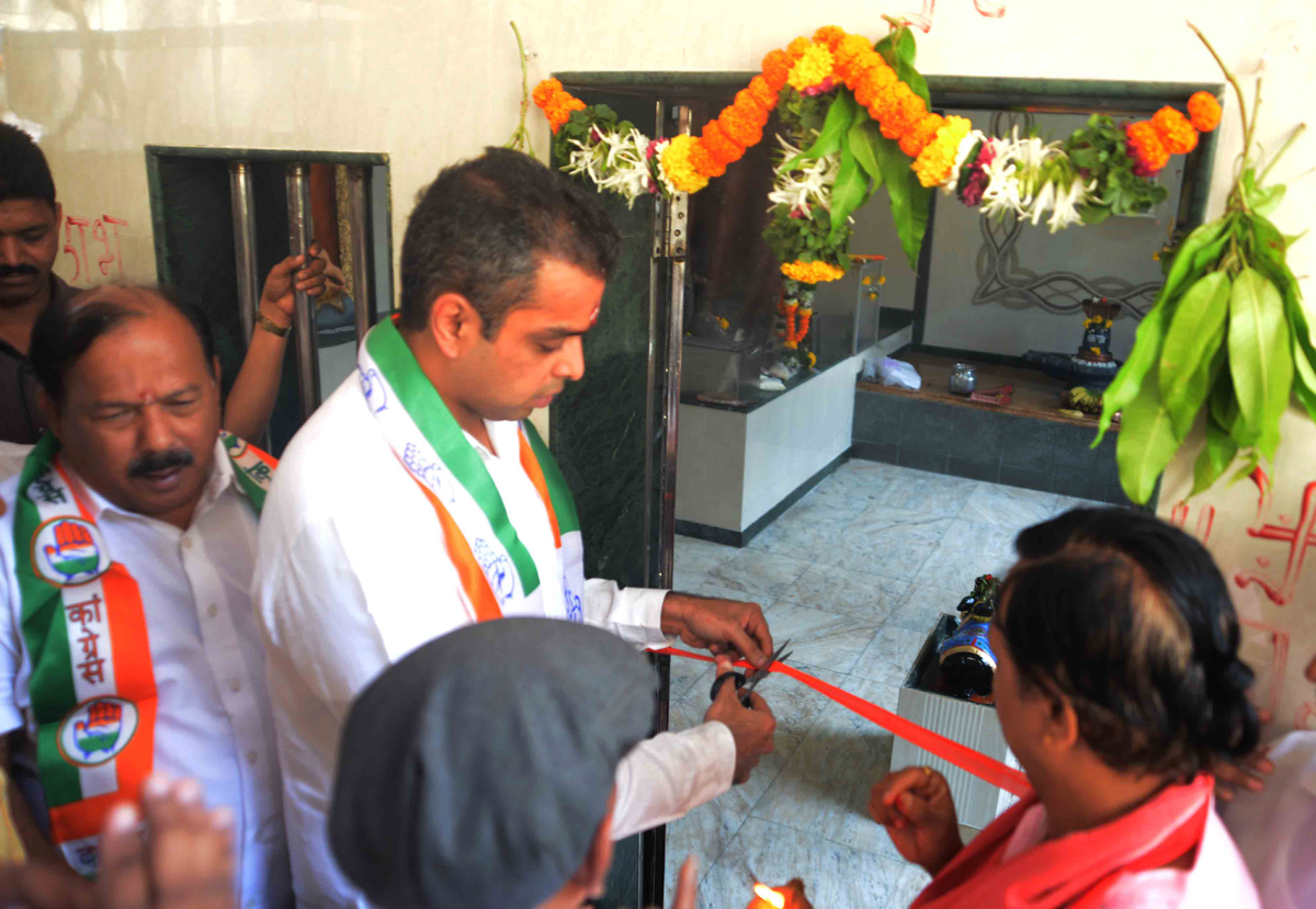 UNION MINISTER OF STATE & MP.MILIND DEORA IN SOUTH MUMBAI AT SEWREE .