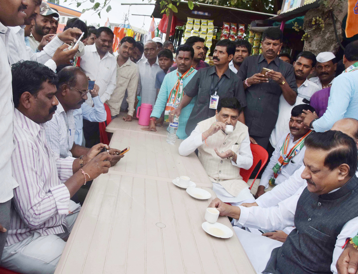 6th Day Maharashtra Pradesh Congress #JanSangharsh Yatra, at Solapur,Indapur & Baramati.