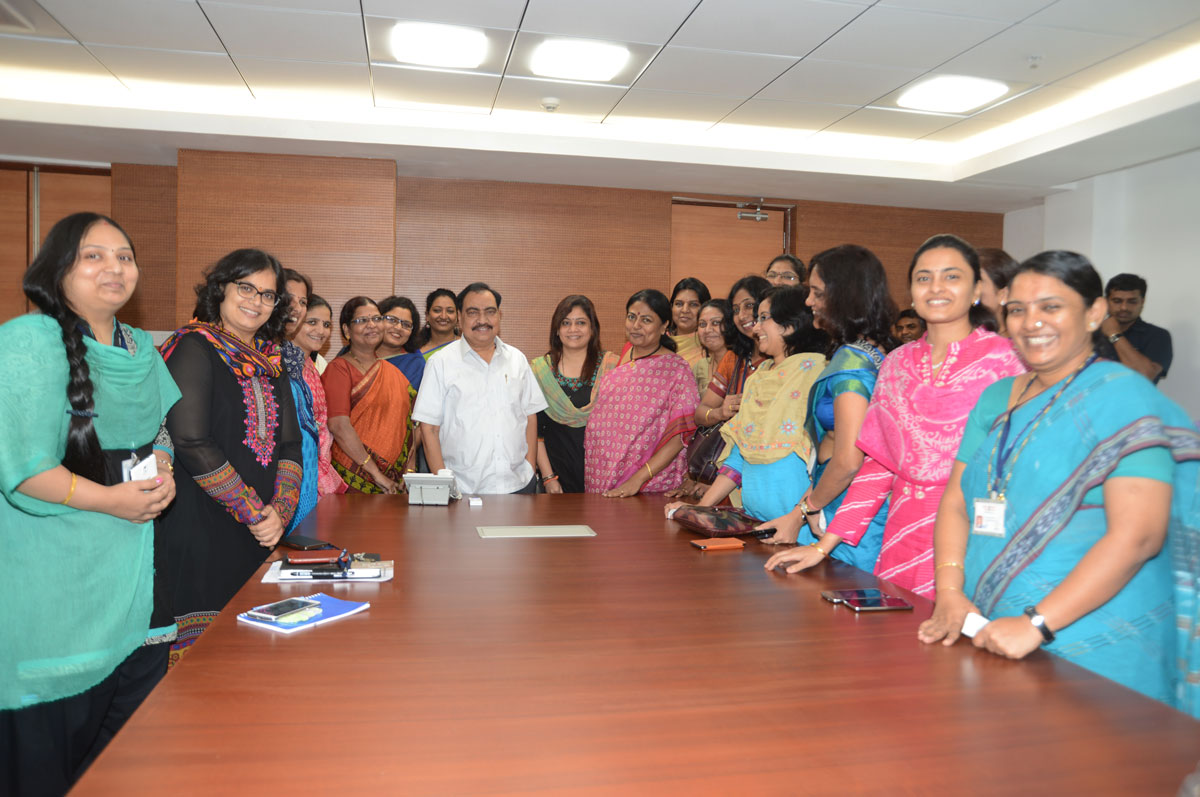 All Maharashtra Women Collector's & Dy.Collector's Meets Revenue Minister Eknath Khadse at Mantralaya.