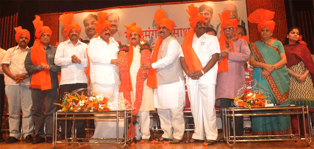 MUMBAI BJP LEADERS AT SHANMUKHANAND HALL.