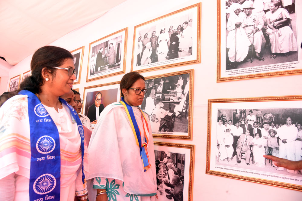 Leaders Paying Tribute to Bharatratna Mahamanav Dr. B.R. Ambedkar on 135th year Jayanti in Mumbai.