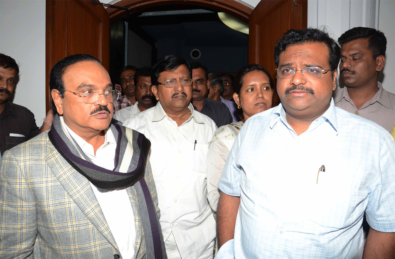 AARAKSHAN"CINEMA AT EROS MINI THEATER SHOWN IN PRESENCE OF MIN.CHAGAN BHUJBAL & MIN. VARSHATAI GAIKWAD.