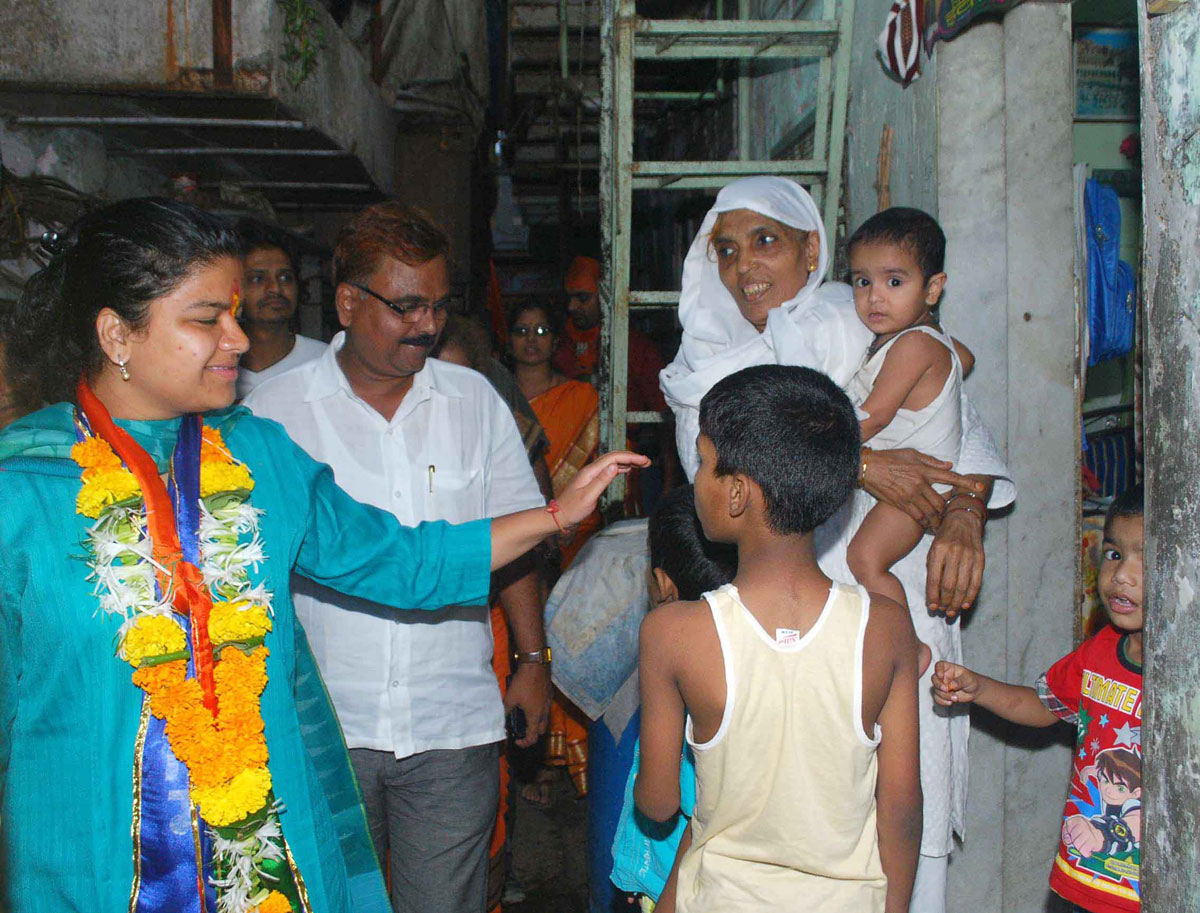 Mahayuti MP.Candidate Poonam Mahajan Election Campaign Padyatra at Bandra.