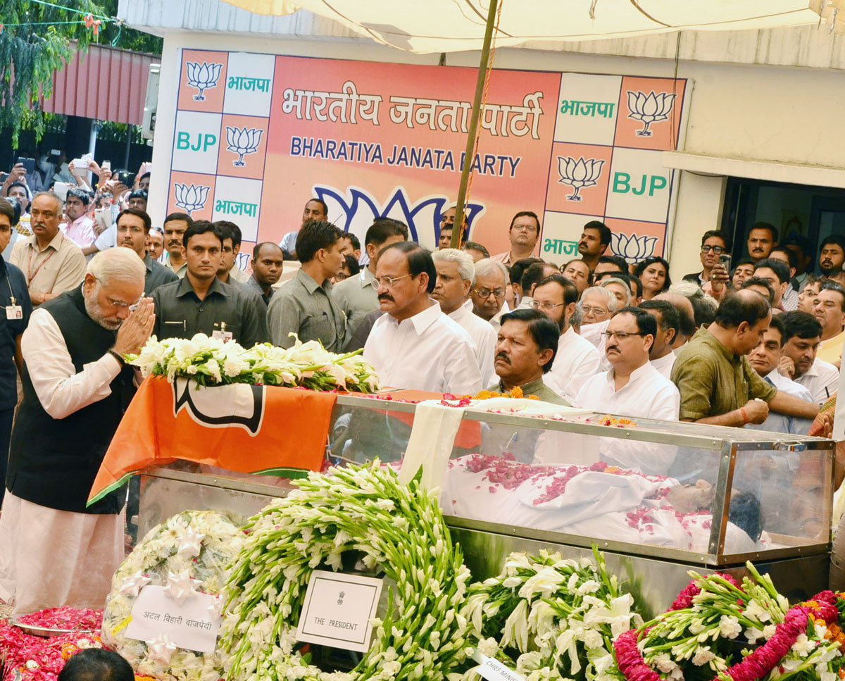 Prime Minister Narendra Modi Paying Last Respect to BJP Leader Gopinath Munde at New Delhi.