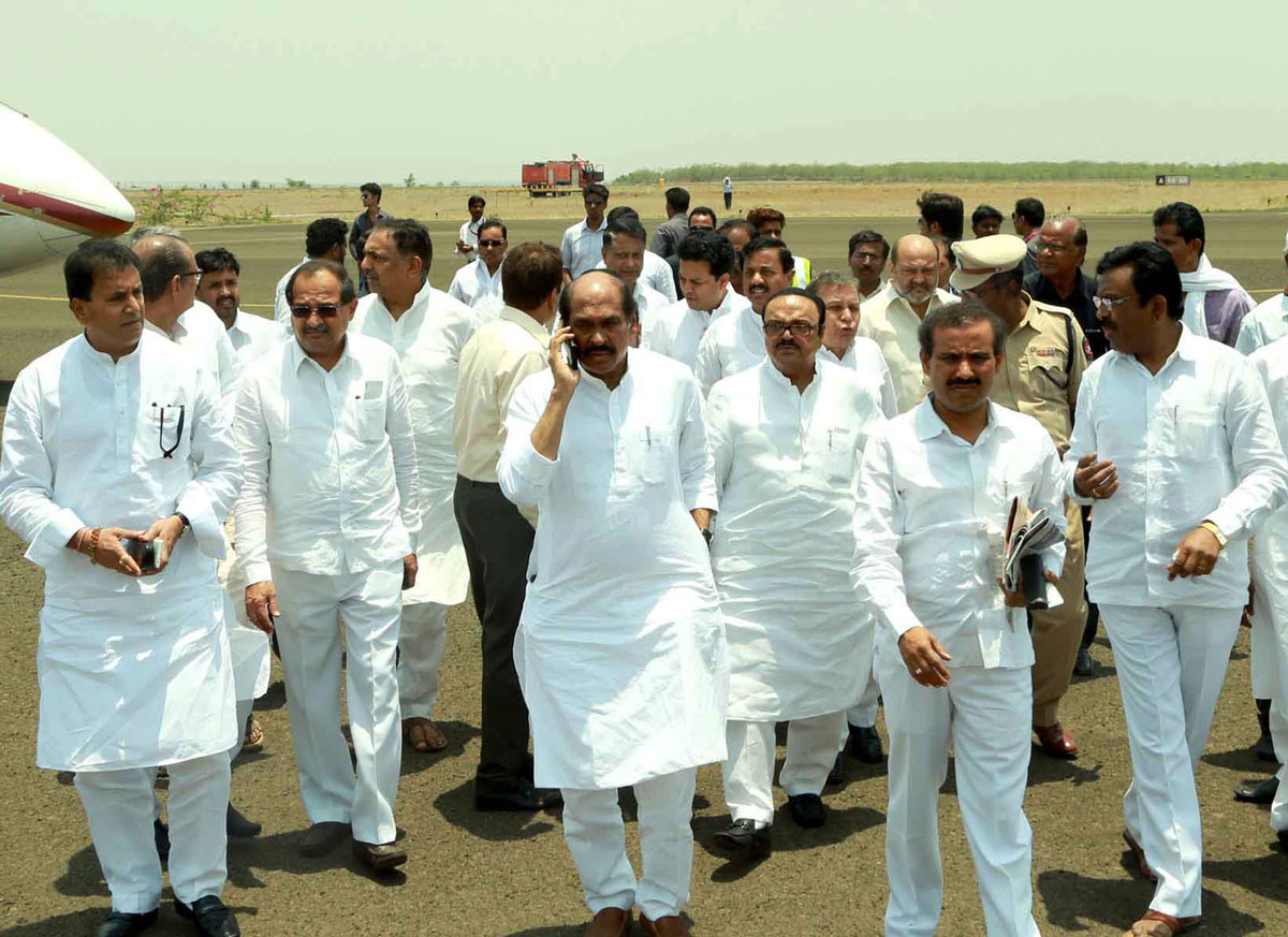 Paying Last Respect to BJP Leader Gopinath Munde at Parli in Beed.