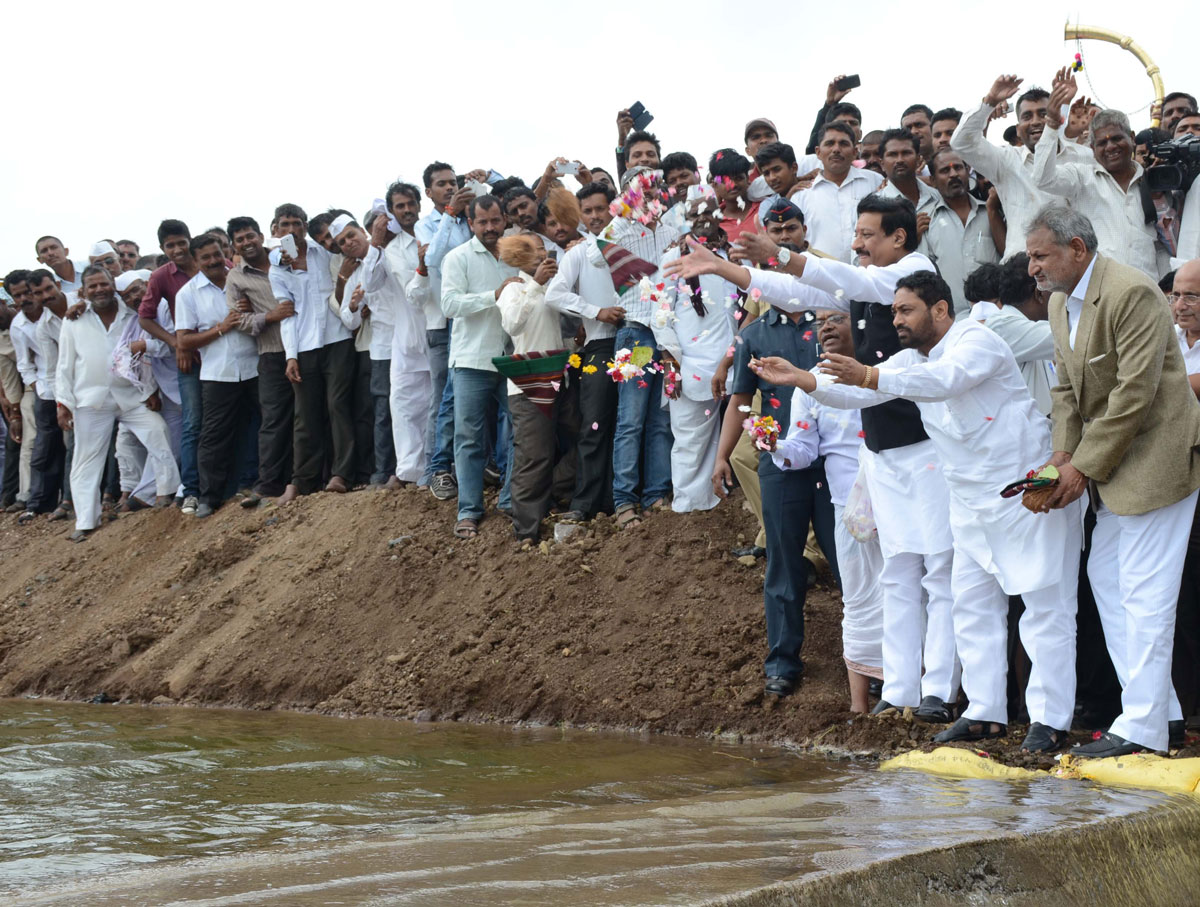 Chief Minister Prithviraj Chavan & Minister Dr.Nitin Raut at Nasik.