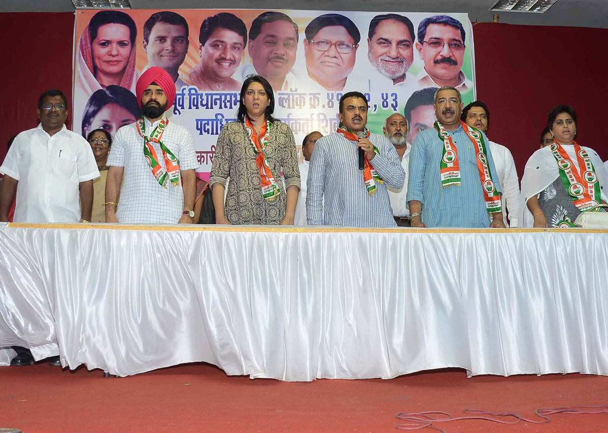 Mumbai Congress President Sanjay Nirupam & Ex.MP Priya Dutt in Congress Karyakarta Shibir at Bandra Cardinal High School Teaher's Colony.
