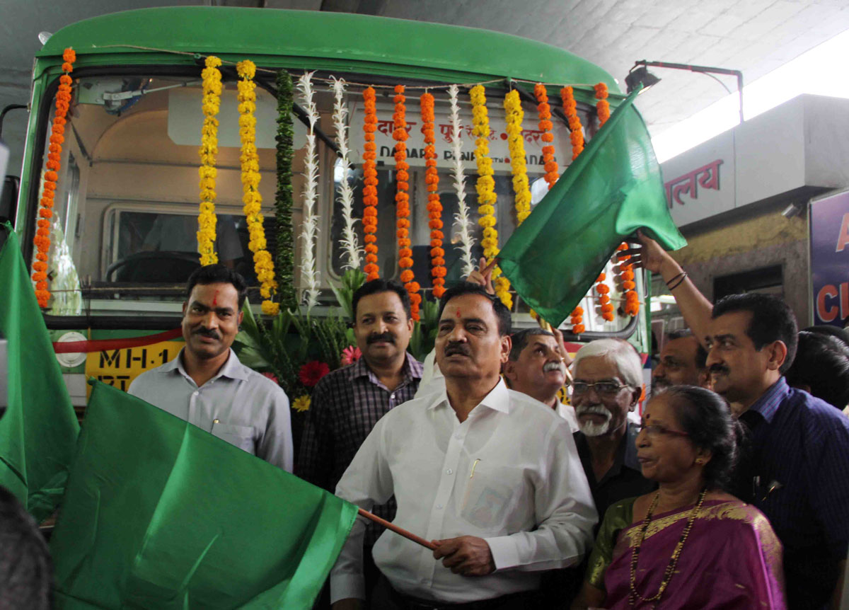 Transport Minister & Chairman MSRTC Divakar Raote Inaugurates 1st Hirkani Semi-Luxury Bus at Dadar.