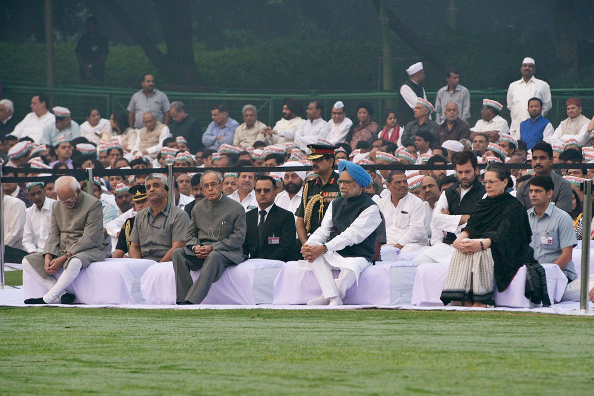 Hon'ble Congress President, Smt. Sonia Gandhi and Hon'ble Congress Vice President Rahul Gandhi at Shakti Sthal New Delhi.