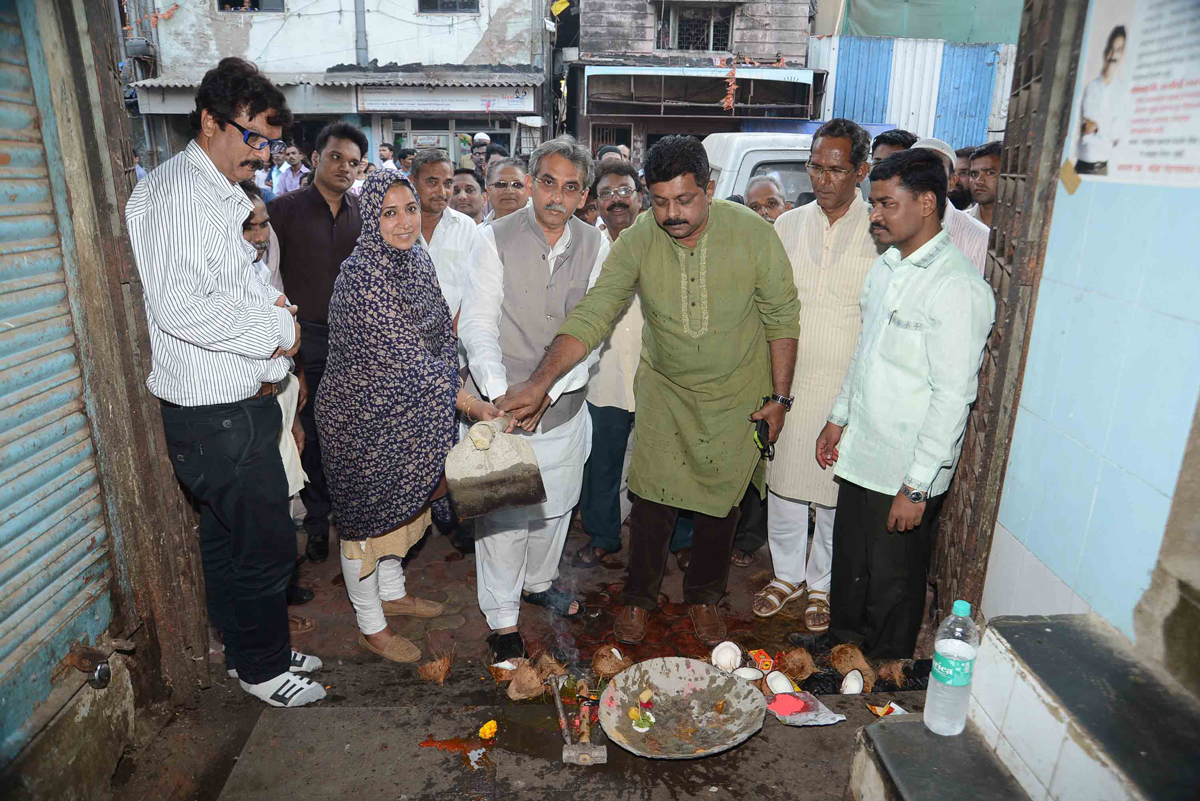 MLA Amin Patel for Bhoomi Pujan of Kamathipura Municipal Market.