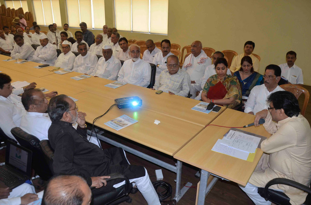 MPCC President Ashokrao Chavan addressing Party Workers during Meeting at Tilak Bhavan Dadar.