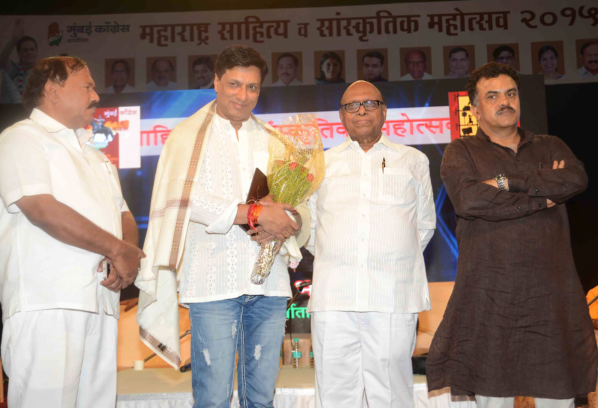 Mumbai Congress President Ex.MP Sanjay Nirupam Felicitates Cine Director Madhur Bhandarkar.