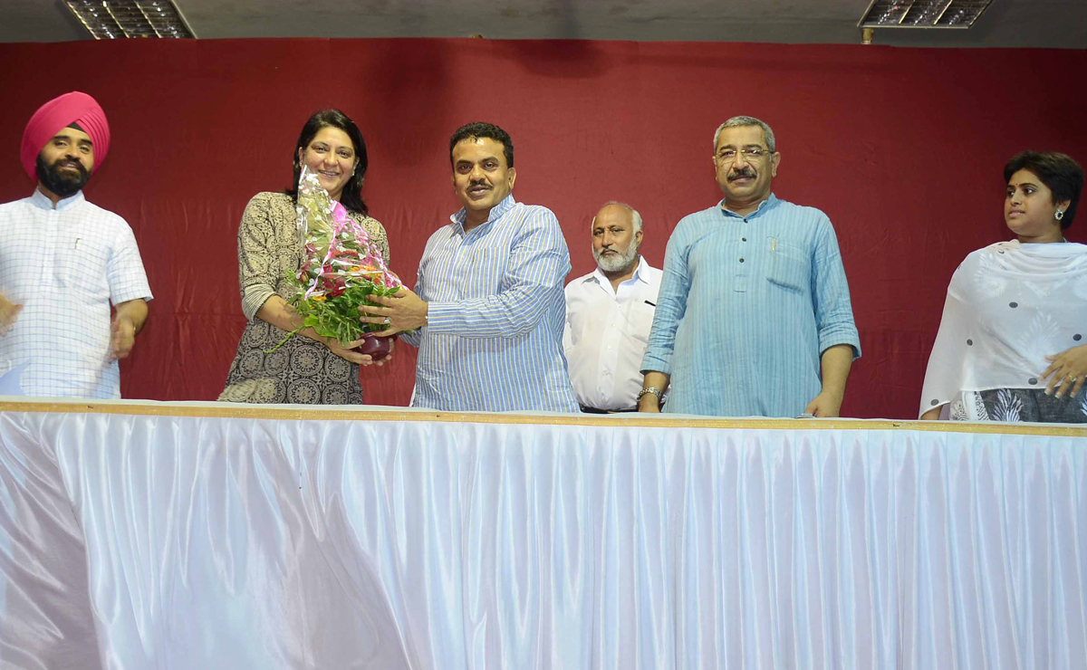 Mumbai Congress President Sanjay Nirupam & Ex.MP Priya Dutt in Congress Karyakarta Shibir at Bandra Cardinal High School Teaher's Colony.