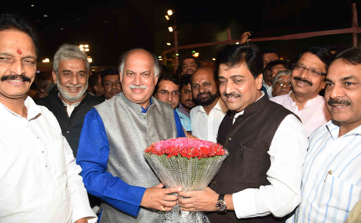 AICC Gen.Sec.CWC Member Ex.MP Gurudas Kamat Hosted Dinner Party at Andheri Country Club.