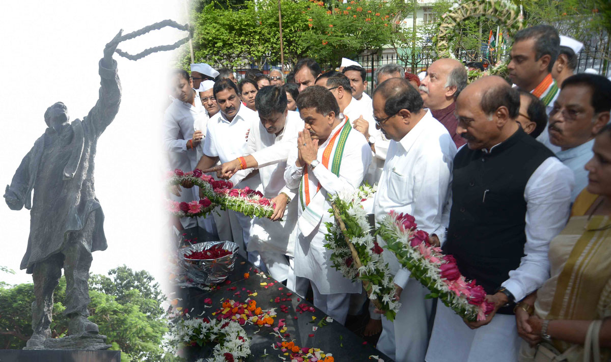 Maharashtra State Congress & Mumbai Congress Leader's Paying Homage to Bharat Ratna Late.Prime Minister Rajiv Gandhi on his 72nd Birth Anniversary at Cooperage Maidan.