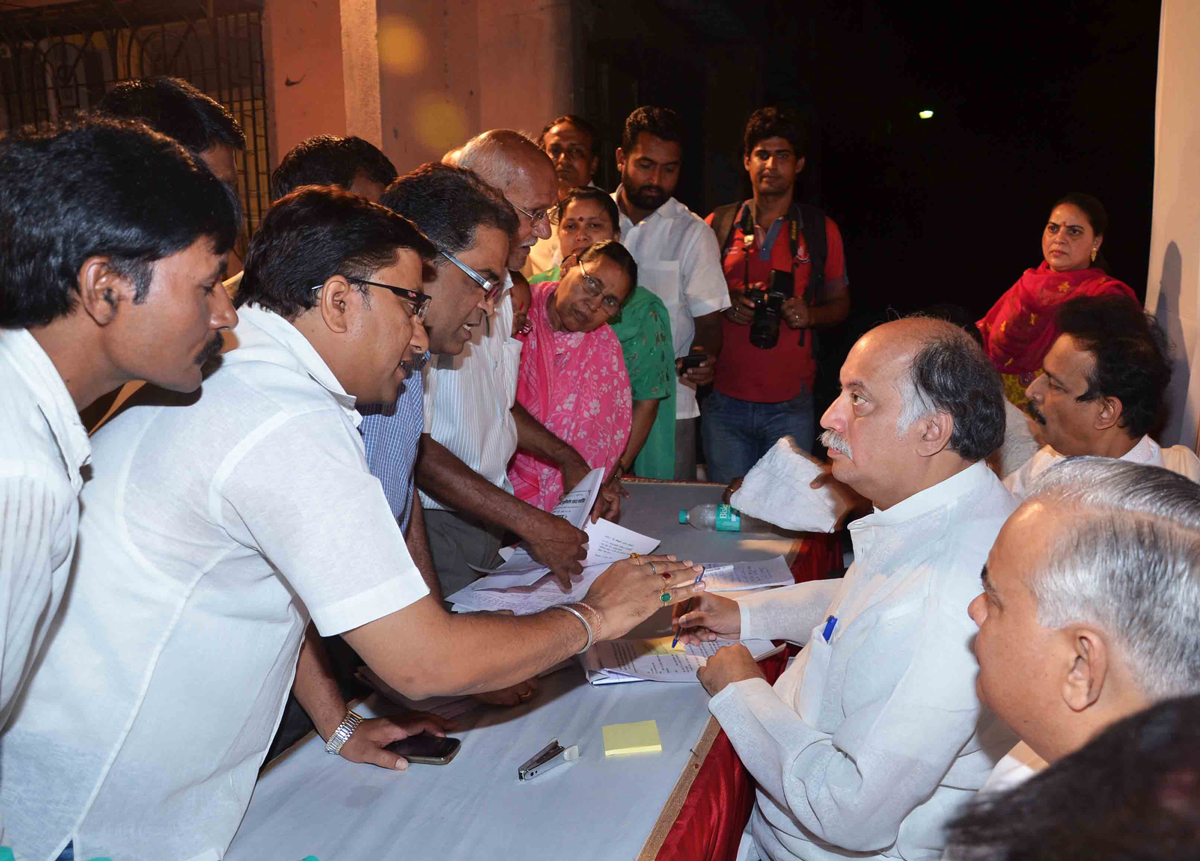M.P.& EX UNION MINISTER GURUDAS KAMAT JANSAMPARK ABHIYAAN AT JOGESHWARI (E).