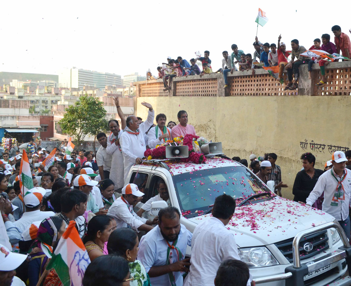 Shri Gurudas Kamat Congress / NCP / PRP (Kawade) / Republican Party of India (Democratic) Alliance Candidate from 27- Mumbai North West Parliamentary Constituency in Dindoshi Assembly.