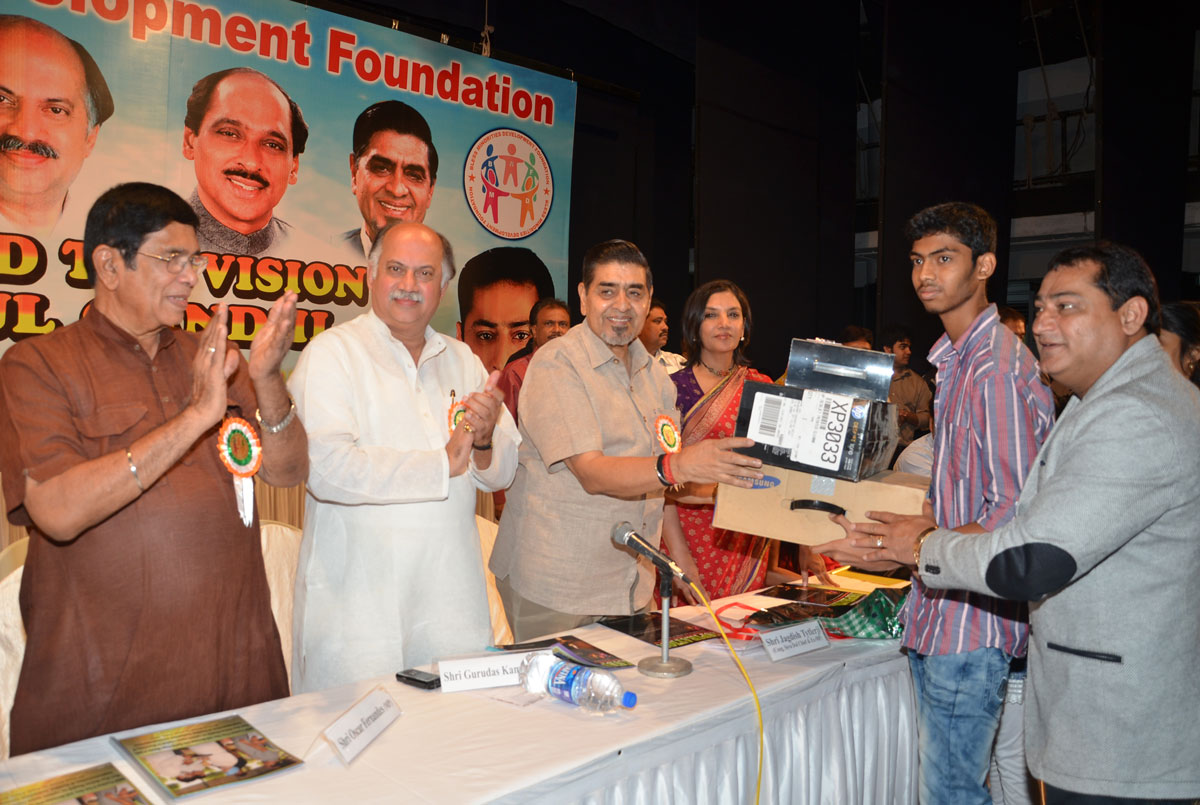 BLESS MINORITIES DEVELOPMENT FOUNDATION PROGRAMME AT BHAIDAS HALL ANDHERI FOR  EMPOWERING CHILDRENS WITH EDUCATION.