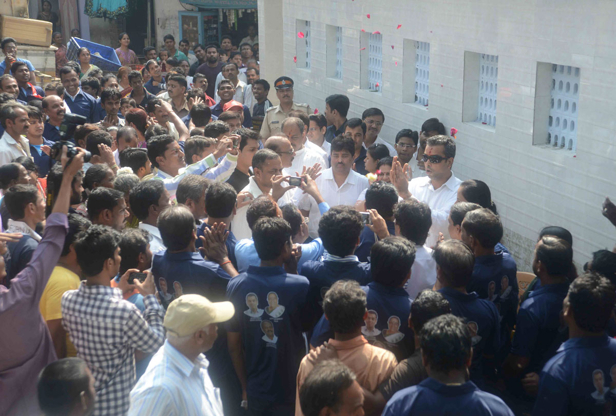 UNION MINISTER & MP.MILIND DEORA IN SOUTH MUMBAI TO INAUGURATE THE COMPLETED WORK FROM MP & MLA FUNDS.