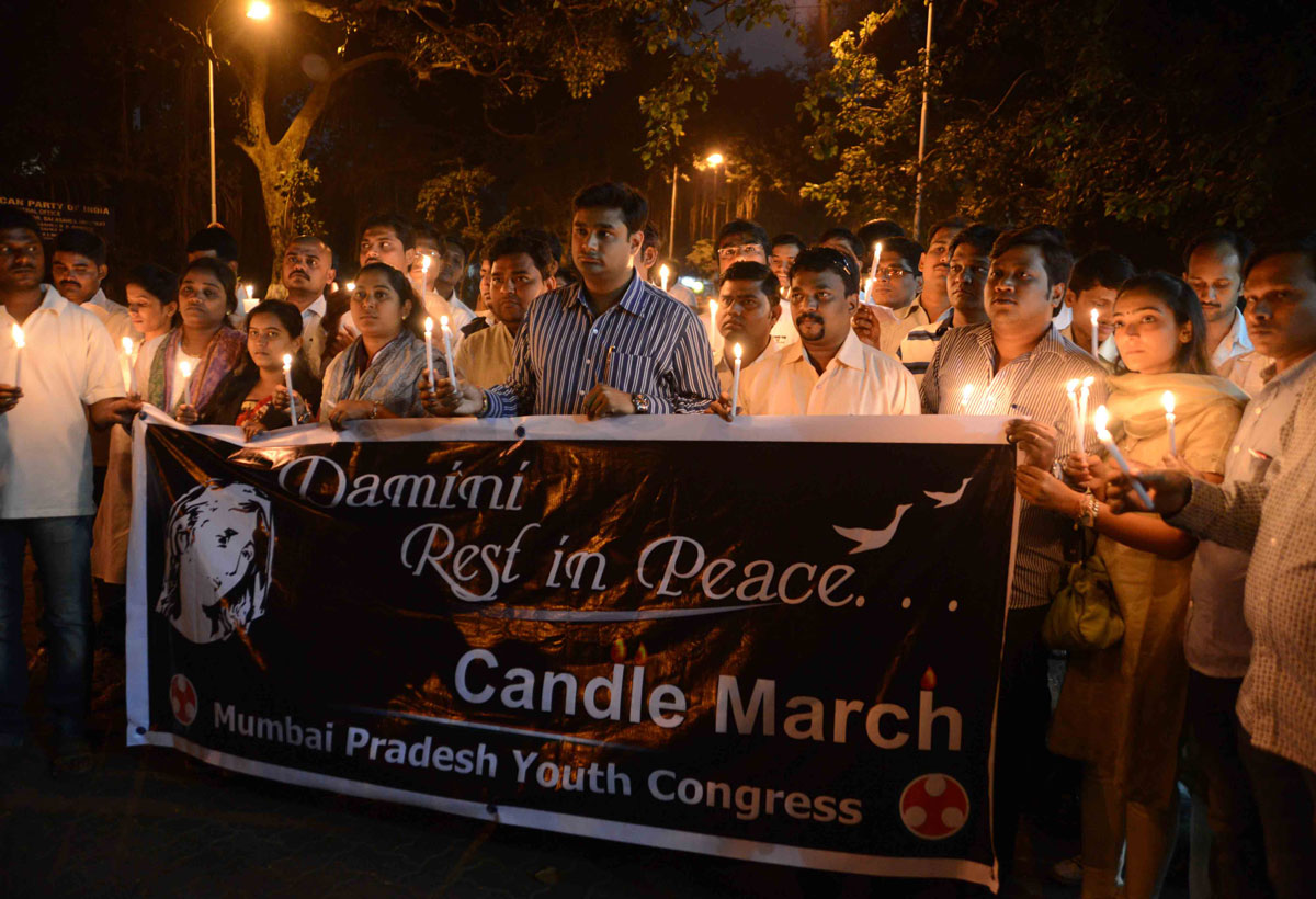 MUMBAI YOUTH CONGRESS "PEACE CANDLE MARCH" AT ST.XAVIER TO AZAD MAIDAN.