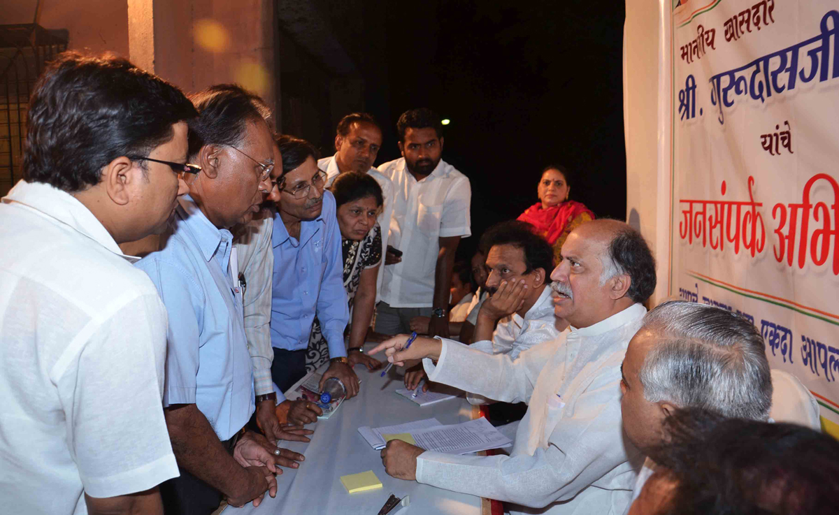 M.P.& EX UNION MINISTER GURUDAS KAMAT JANSAMPARK ABHIYAAN AT JOGESHWARI (E).