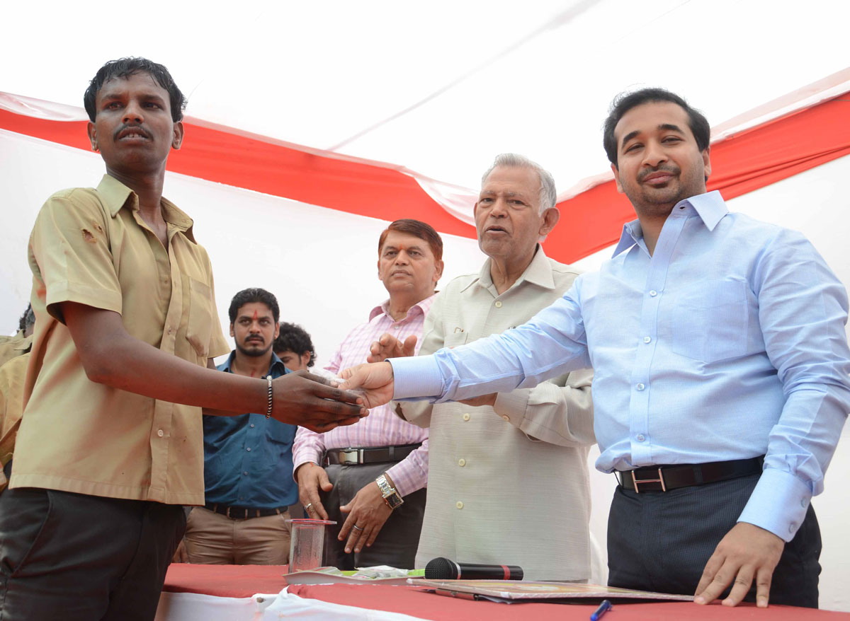 SWABHIMAAN SANGHATANA PRESIDENT NITESH RANE AT OSHIWARA JOGESHWARI.