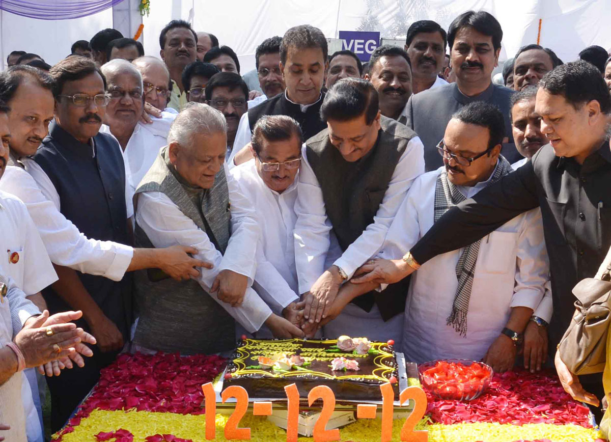 3rd DAY WINTER SESSION -NCP CHIEF & UNION MINISTER SHARAD PAWAR BIRTHDAY CELEBRATION AT NAGPUR VIDHAN BHAVAN