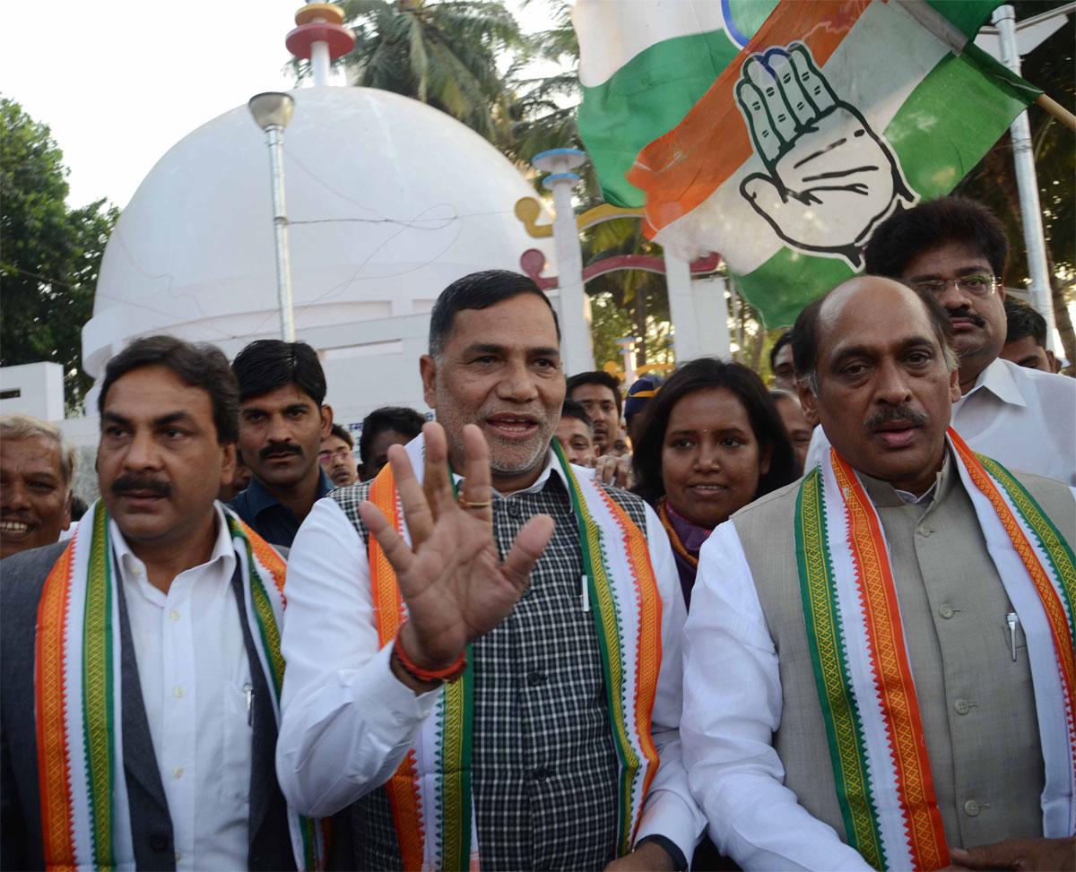 CONGRESS LEADER'S AT CHAITYA BHOOMI AT DADAR.